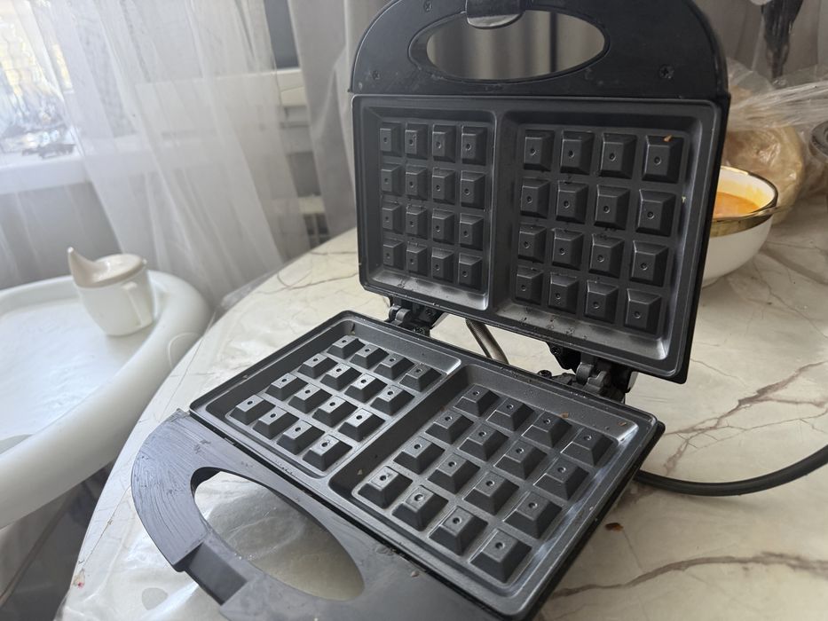 Продам вафельницу