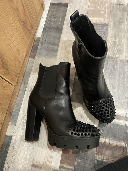 Зимни боти с шипове