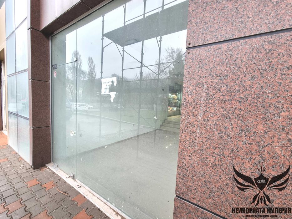 Под наем ново помещение, офис магазин 40кв. в гр.Асеновград топ център