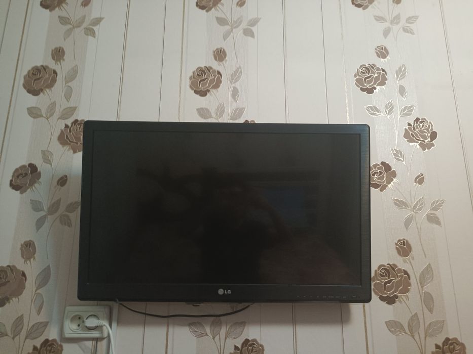 Телевизор LG 81d в отличном состоянии.