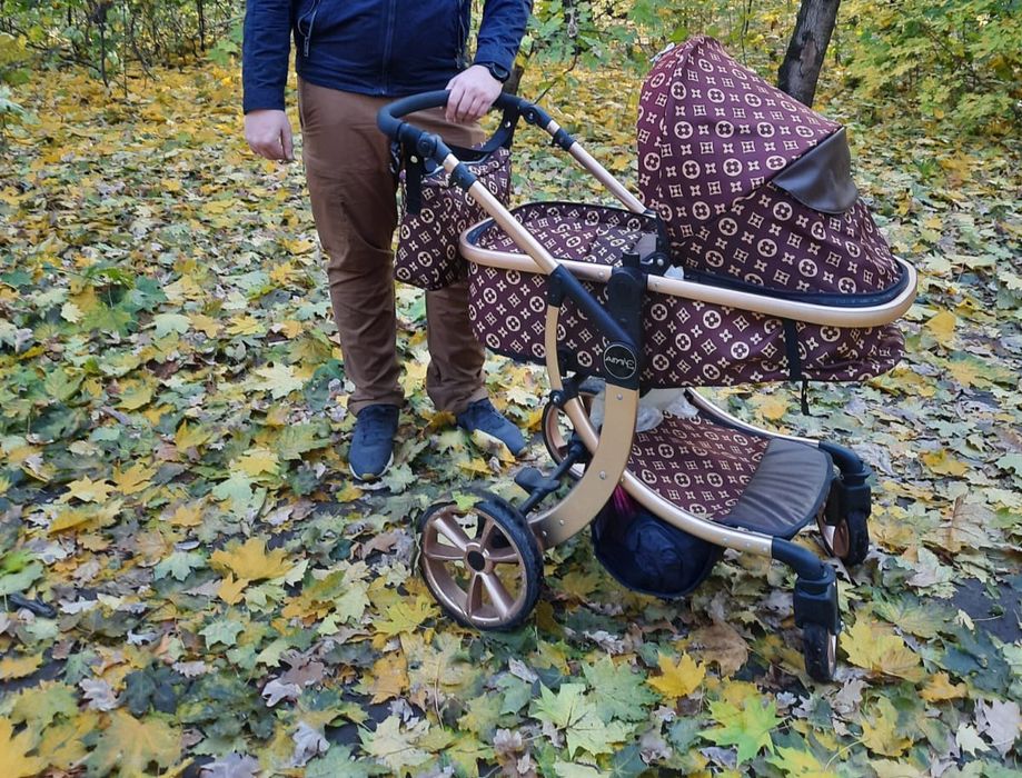 Продам коляску универсальную