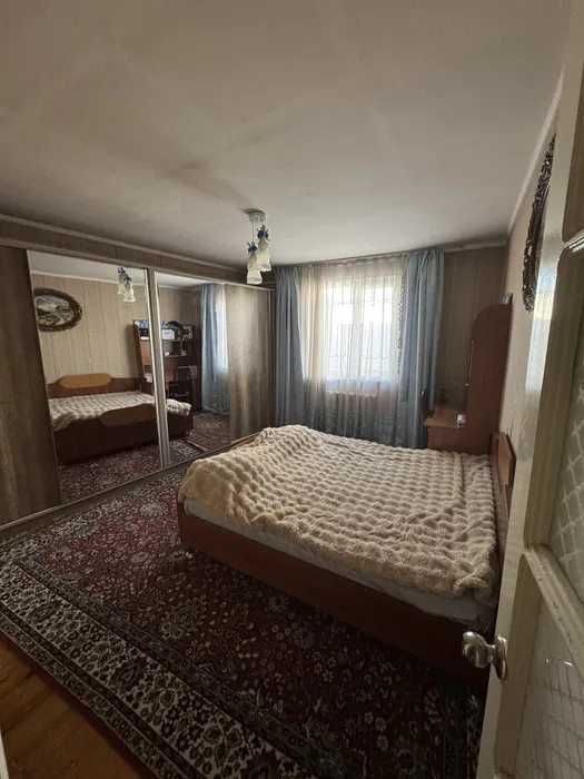 Sotiladi Дом Мирабад махаля Инокобод 4,5 соток Фасад 7,5м ор. Школа 65