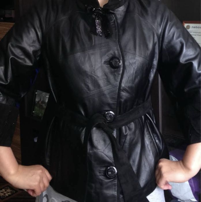 Продам куртку кожаную женскую
