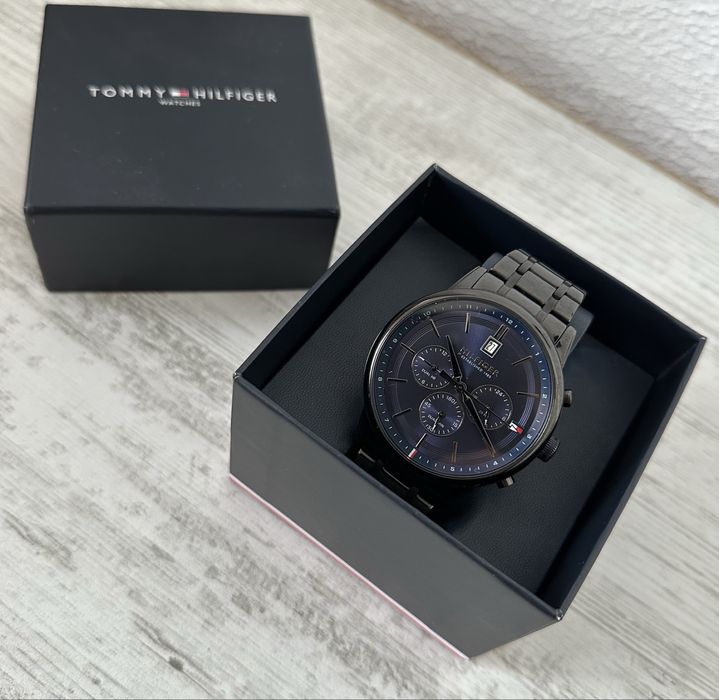 Часовник Tommy Hilfiger