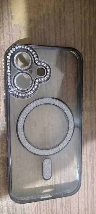 Продам чехол на айфон 16