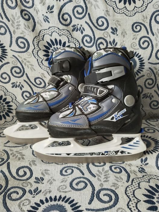 Продам Коньки детские