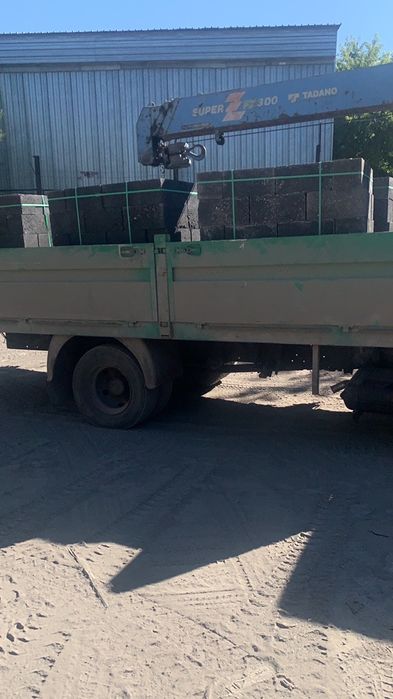 Шлакоблок, бетонит, пескоблок.