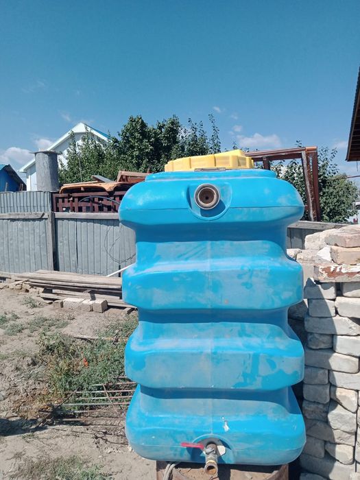 Пластиковый ёмкость.  500л.