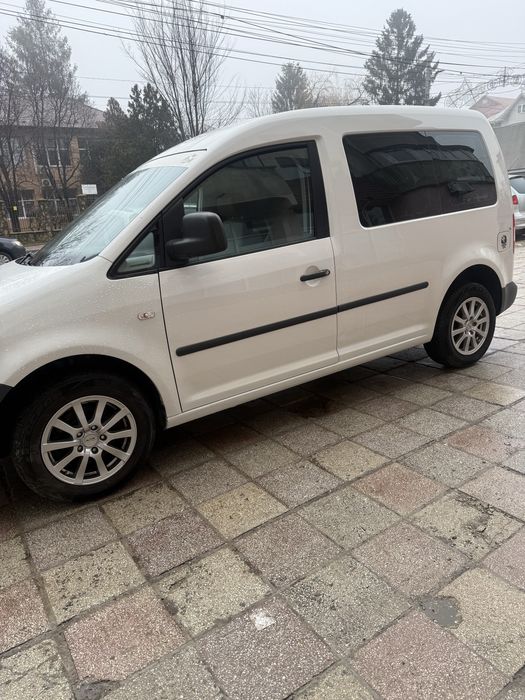 Vand Volkswagen CADDY cu locuri 1.9 tdi motorina
