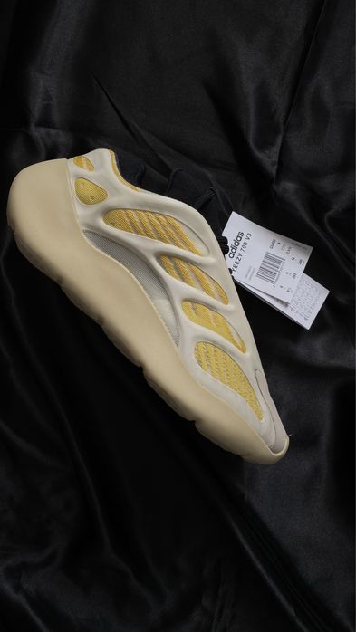 Yeezy Boost 700 “Safflower”