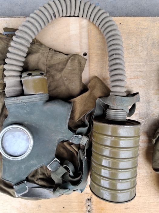 Продам противогаз 3штуки