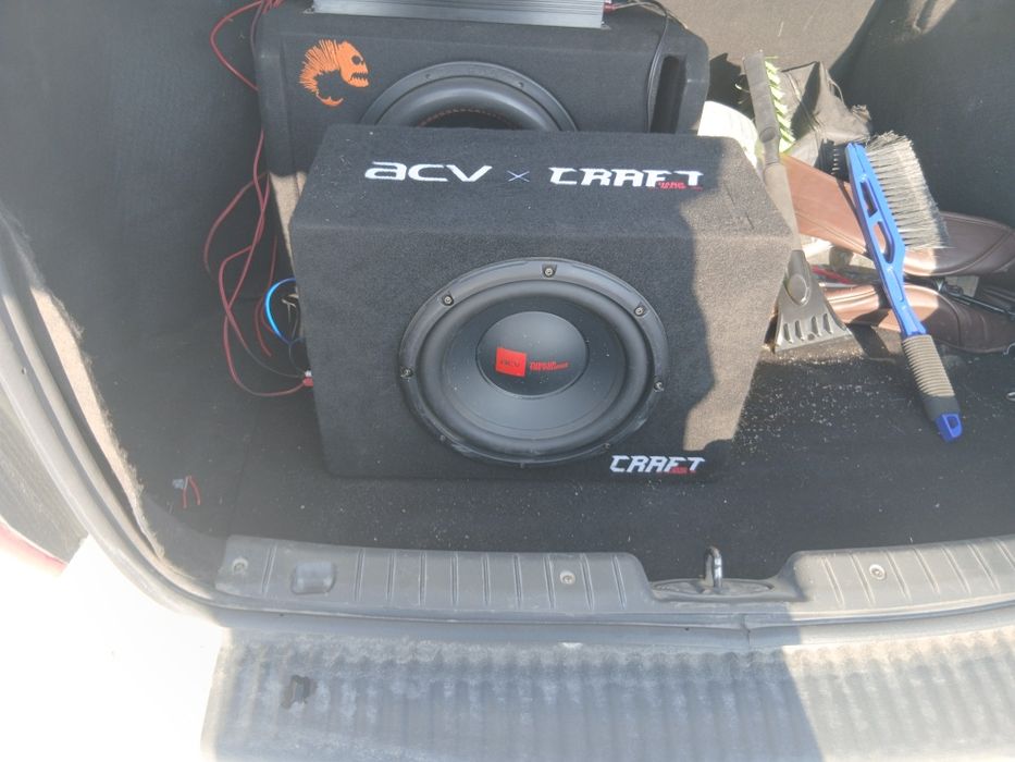 Продам активный сабвуфер