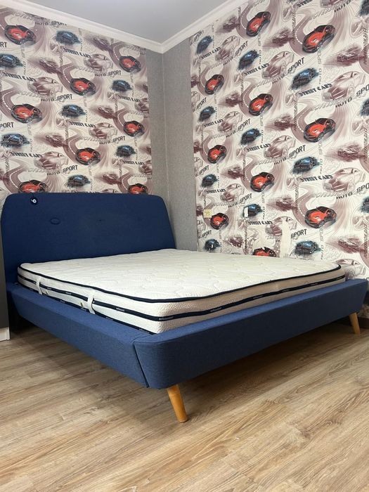 Кровать 180*220см