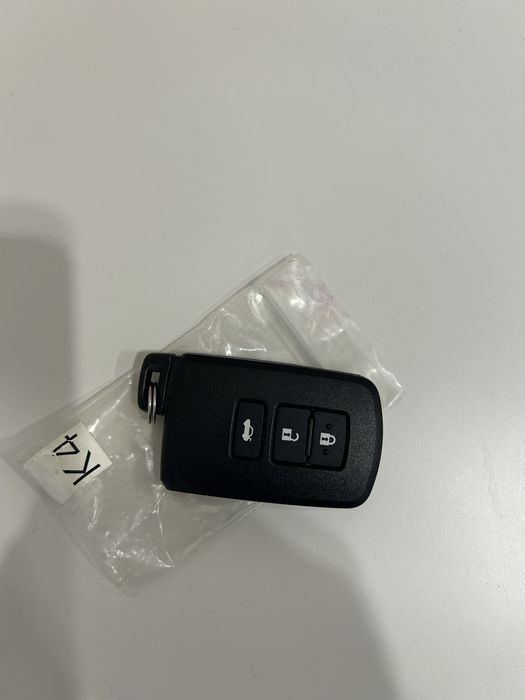 Ключ с чипом от камри 50