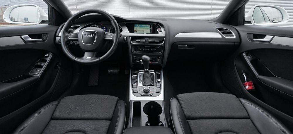 Vand Audi A4 B8 2010 automata 2.0TDI SLine inmatriculata RO LED urgent