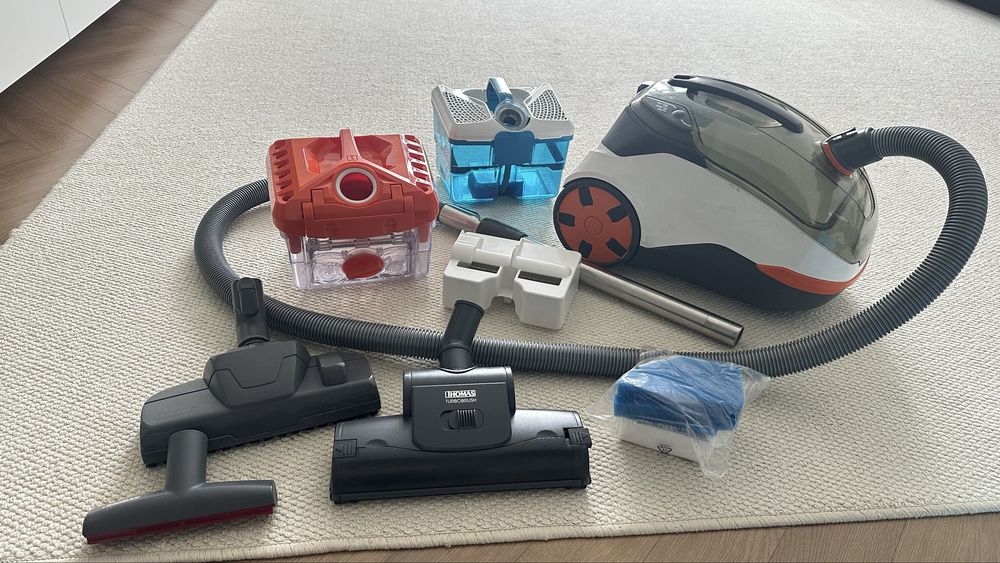 Пылесос Tomas DryBOX & AquaBOX