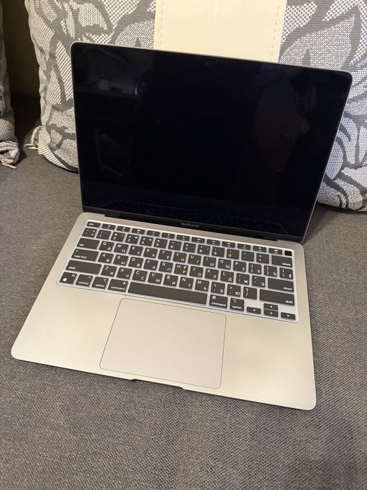 Apple MacBook Air 13 MGN63 M1