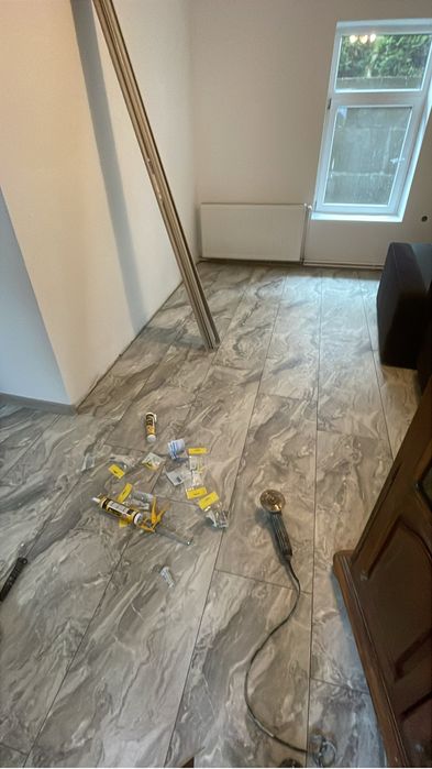 Montaj pardoseli de parchet si gresie