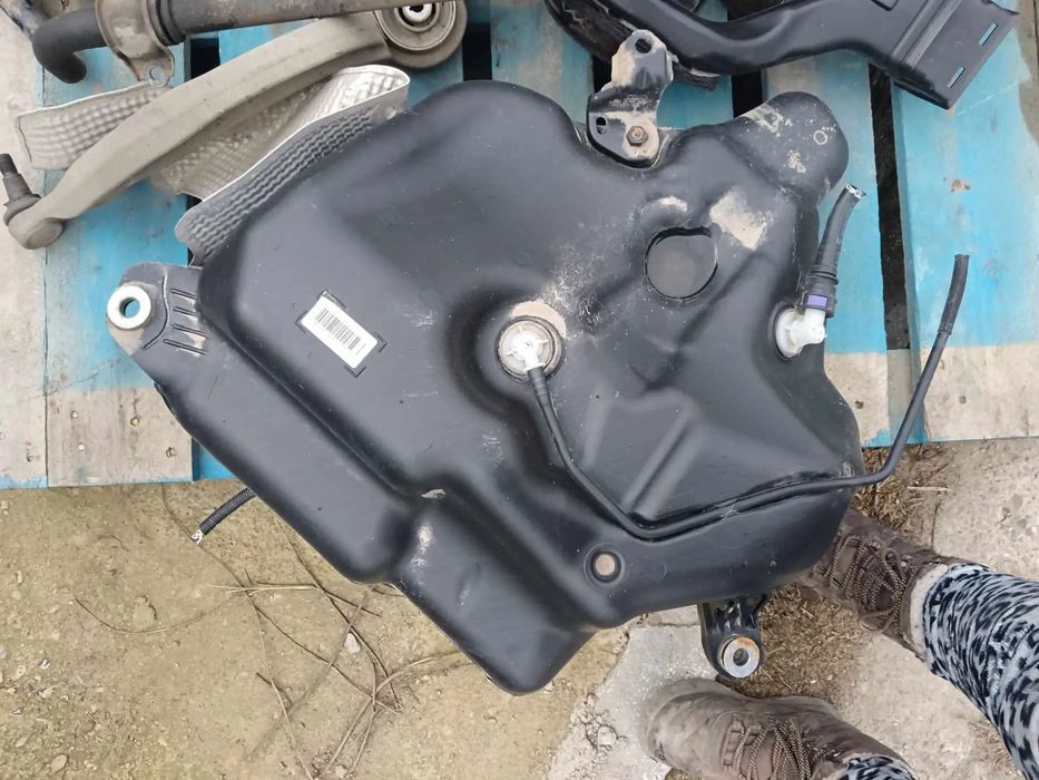 REZERVOR ADBLUE COMPLET CU POMPA SI MODUL AUDI A6 C7 3.0 TDI 4g0907355g, 4077801ae, 4G0131877K