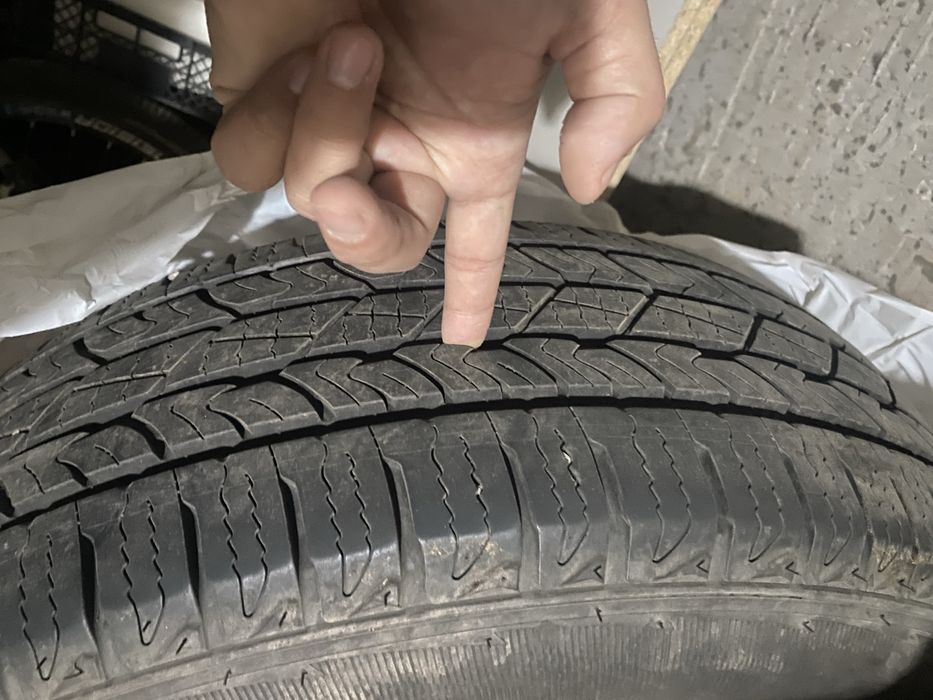 Продам всесезонные шины в очень хорошем состояние