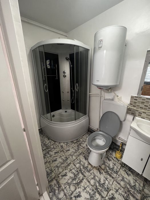 De închiriat – Garsonieră complet mobilată, parter, intrare separată