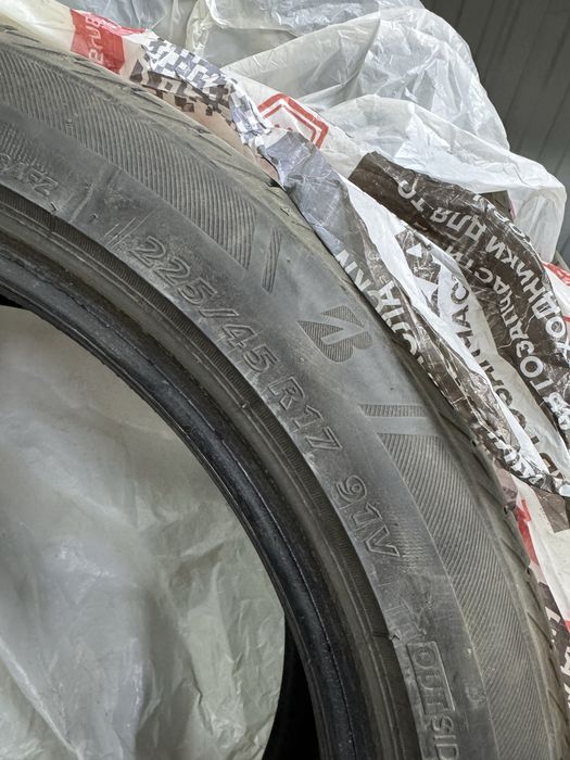 Шины Bridgestone R17
