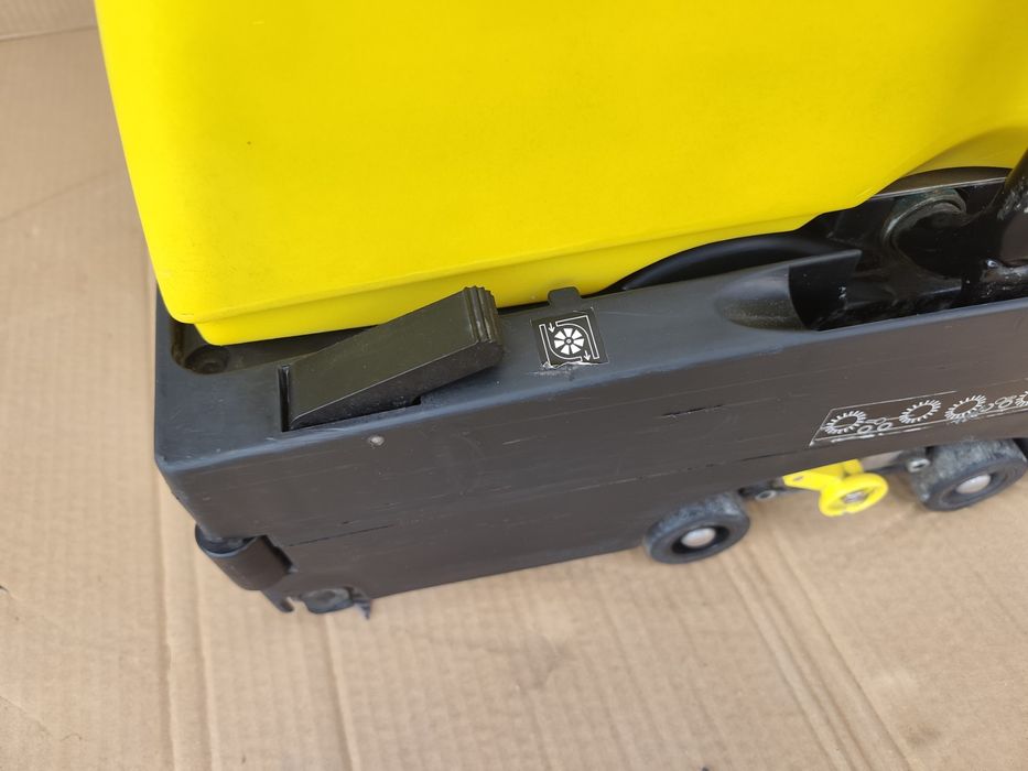 подопочистваща машина Karcher BR 400