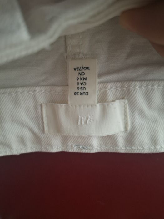 Pantaloni scurți albi H&M