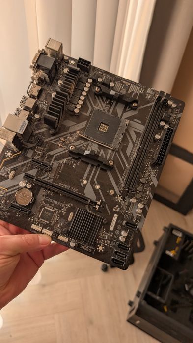 Placa de baza Gigabyte B450M S2H, Socket AM4