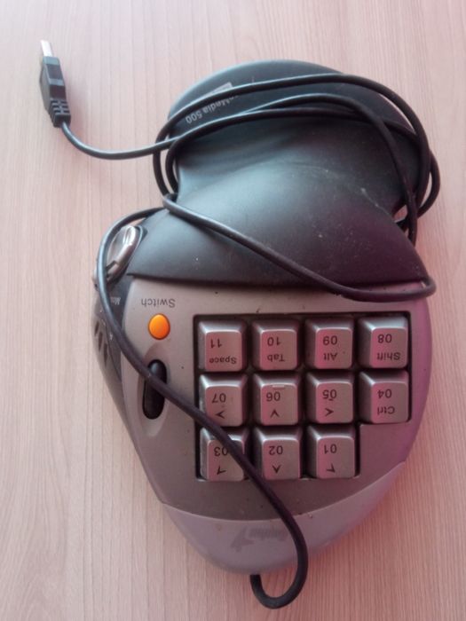 Продам клавиатуру игровую