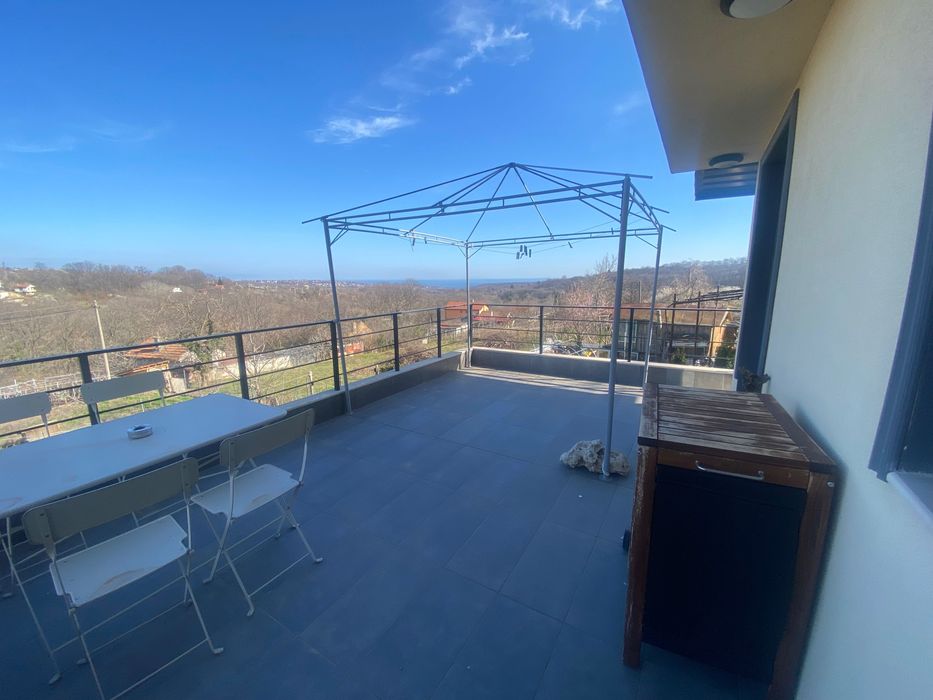 Дава се под наем Къща в Варна, Бриз - 295 кв.м за 918 € - Снимка #1