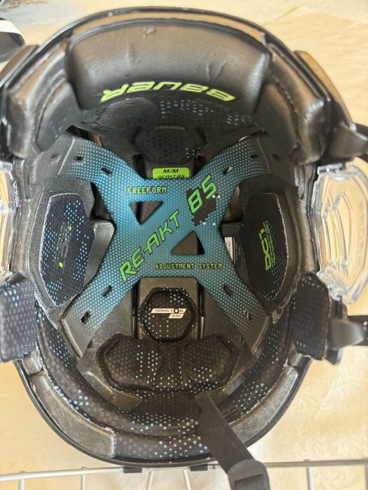 Хоккейный шлем re-akt 85