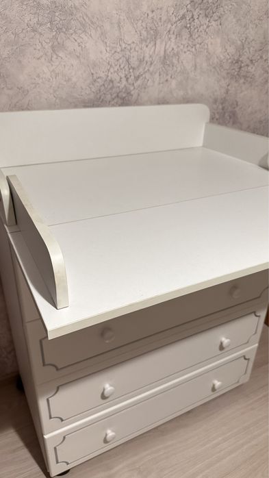 Кроватка с комодом