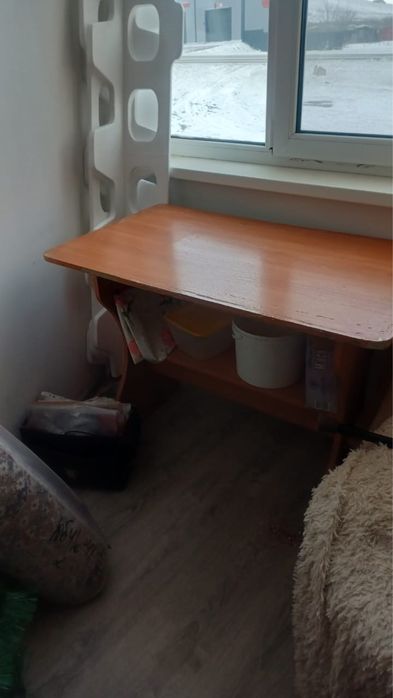 Продается б/у стол