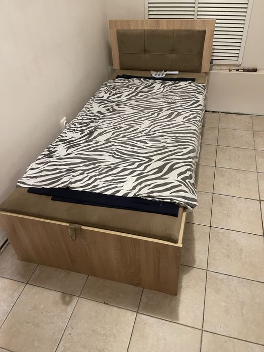 Продам кровать полуторка