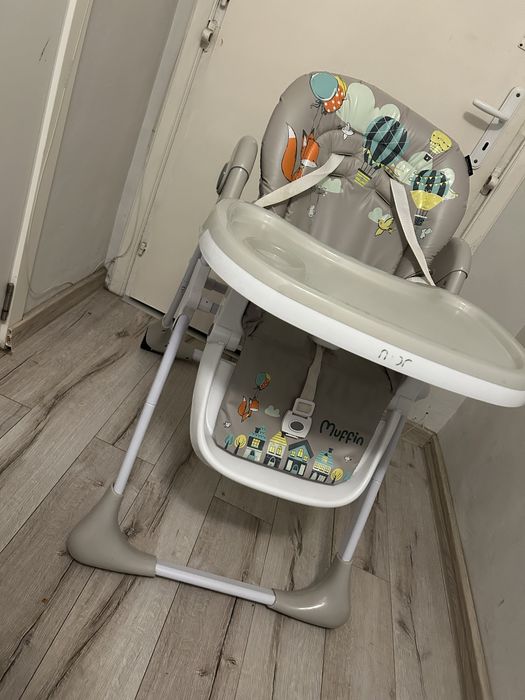 Столче за хранене на Moni