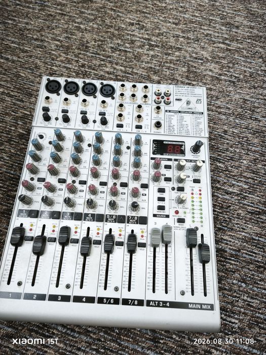 Mixer Behringer UB1204FX-Pro
