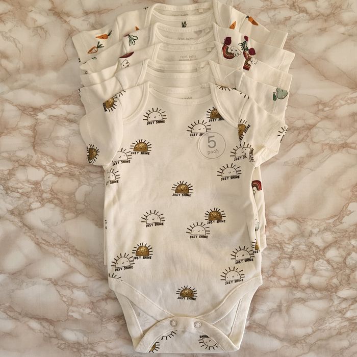 Пакет 5бр бебешки бодита с къс ръкав, NEXT + ПОДАРЪК