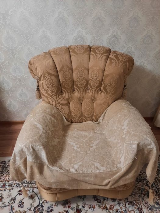 Продаю диван кресло