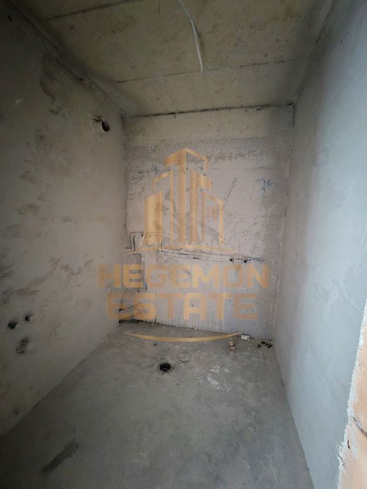 Продава се Тристаен апартамент в Варна, Левски - 88 кв.м за 2046 €/кв.м - Снимка #8