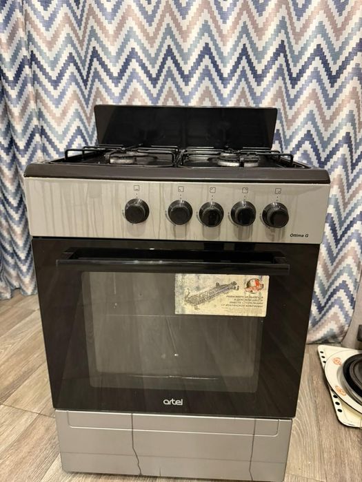 Продам газовую плиту