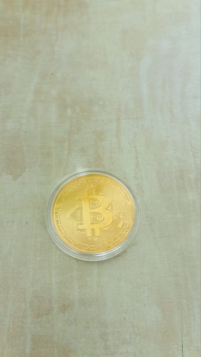 Позлатена Монета BTC