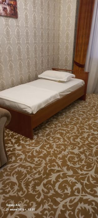 Кровати полуторки дерево