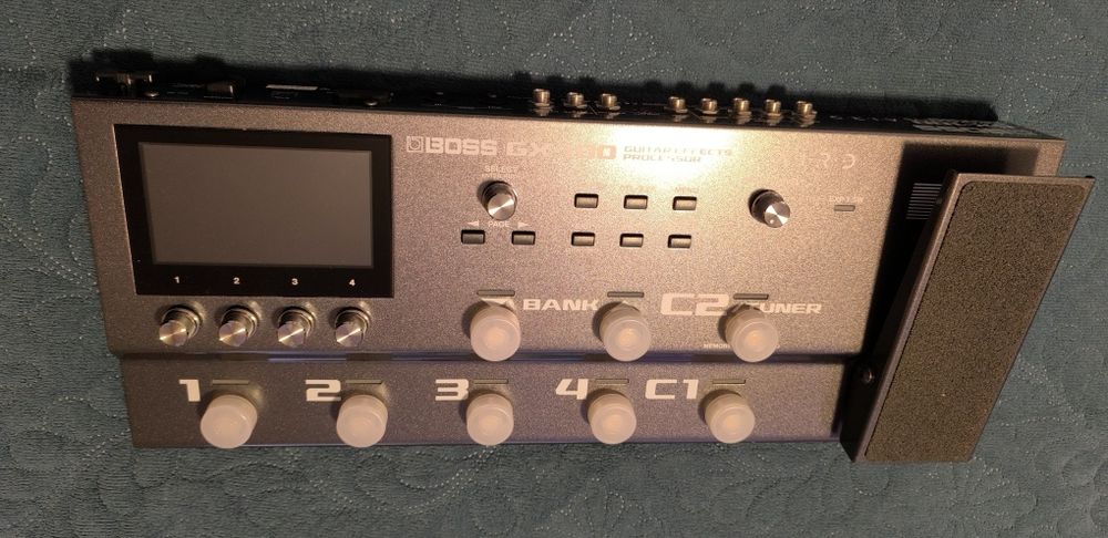 Procesor  chitară electrică/bass – BOSS GX-100 + Accesorii