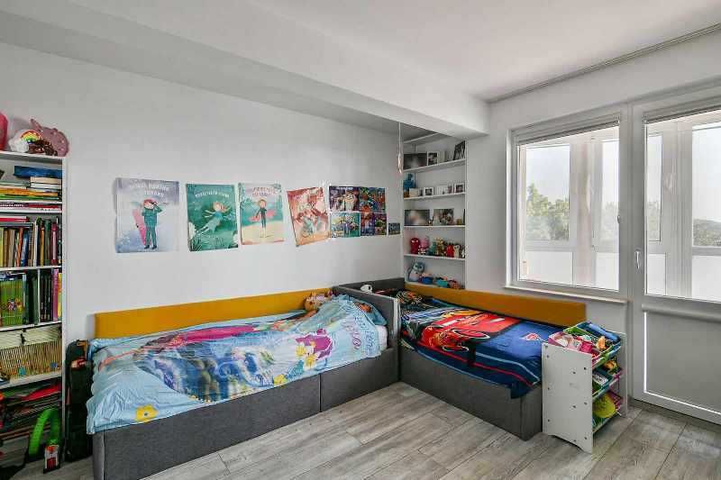 Продава се Тристаен апартамент в Варна, м-т Траката - 110 кв.м за 1937 €/кв.м - Снимка #9