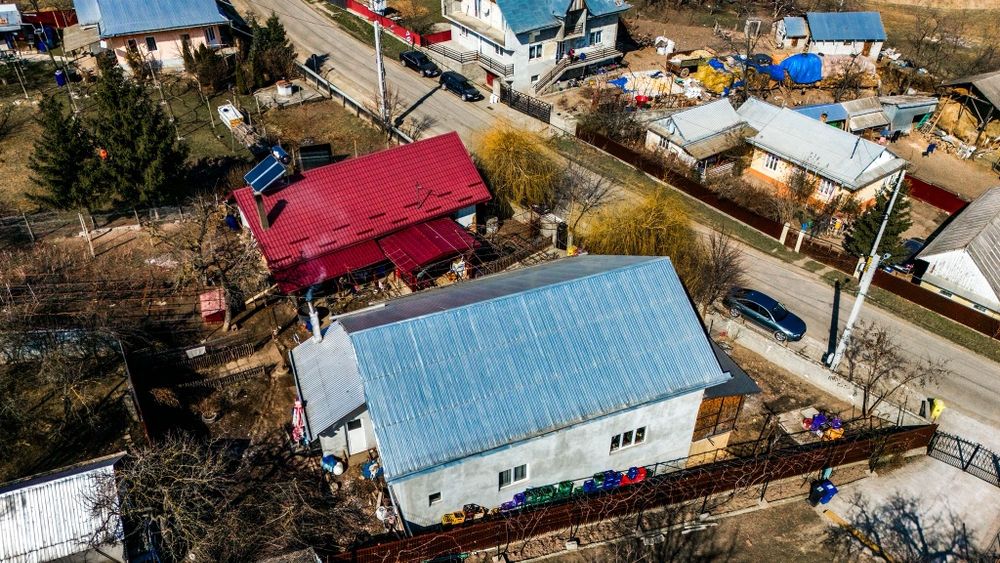 Vand casa si magazin