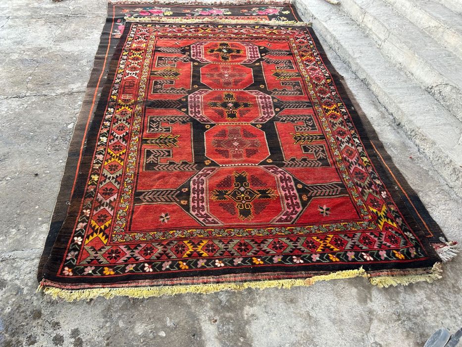 Қолдан тігілген ескі клемдер