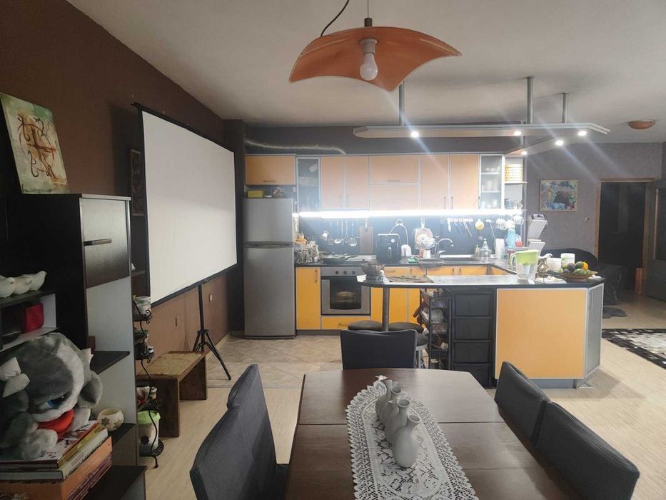 Без Комисиона Тристаен 110 м²
