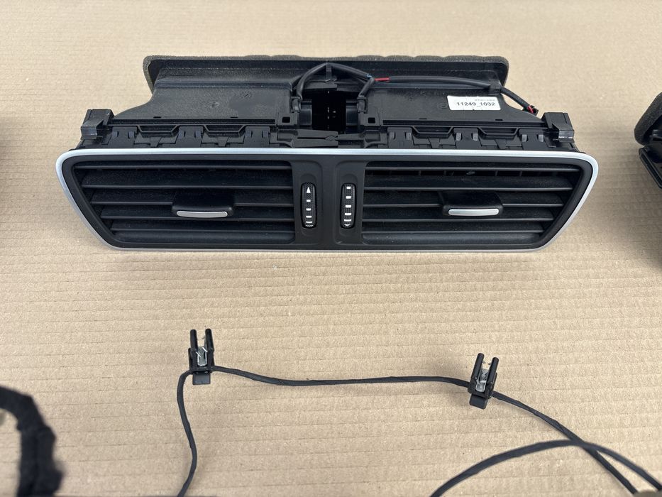 Grile bord cu lumina ambientala Volkswagen Passat B6 B7