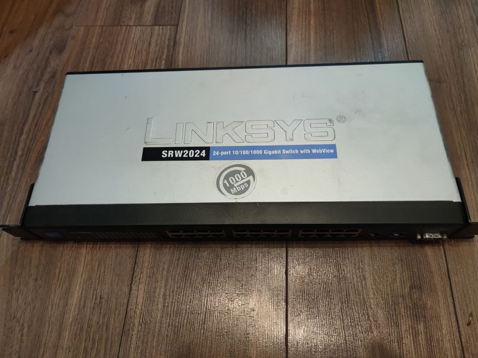 SWITCH 24 Porturi, Zyxel Gigabyte es-1024B, Cisco linksys SRW2024